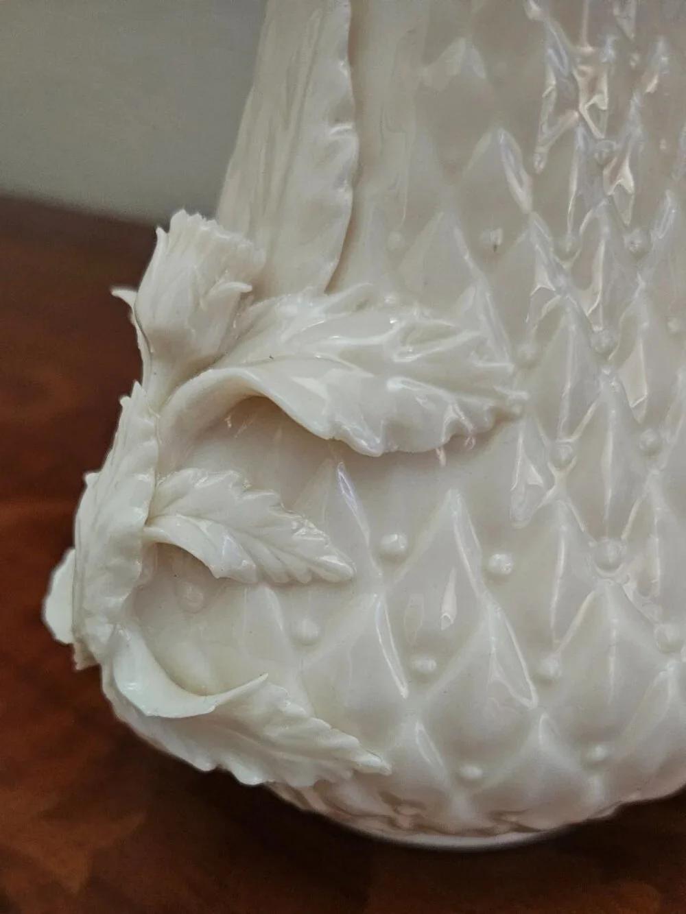 RARE ANTIQUE VINTAGE BELLEEK IRISH NEPTUNE PORCELAIN CORAL SHELL VASE POT